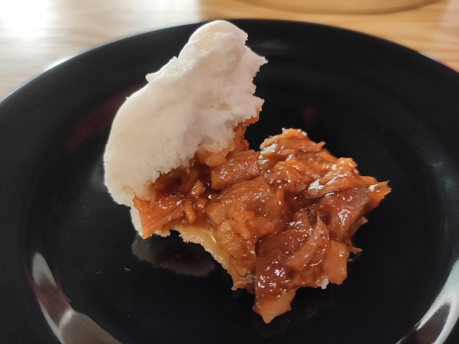 叉烧包 Barbecued Pork Buns